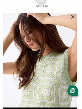 Simons Pastel Green & White Daisies Sweater Vest - Made in Italy